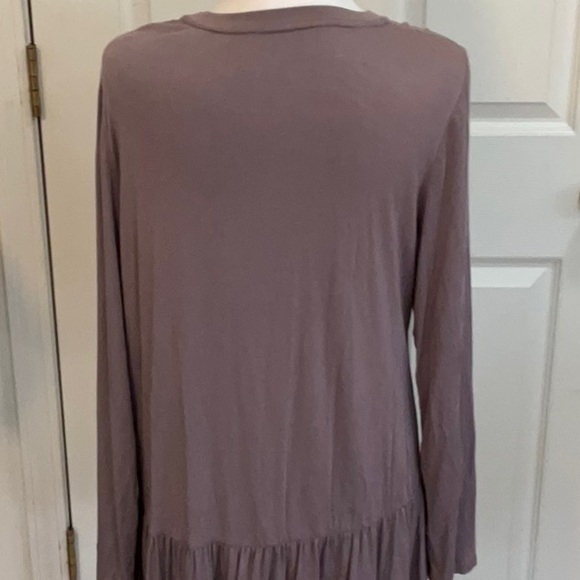 LOGO POPOVER LONG SLEEVE TOP SIZE- MEDIUM NWOT - Picture 3 of 5